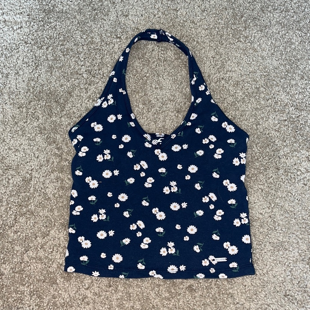 Hollister top
